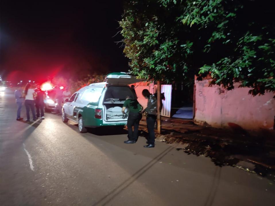 Foto 2 de 2 — Homem morre depois de ser esfaqueado em Araraquara